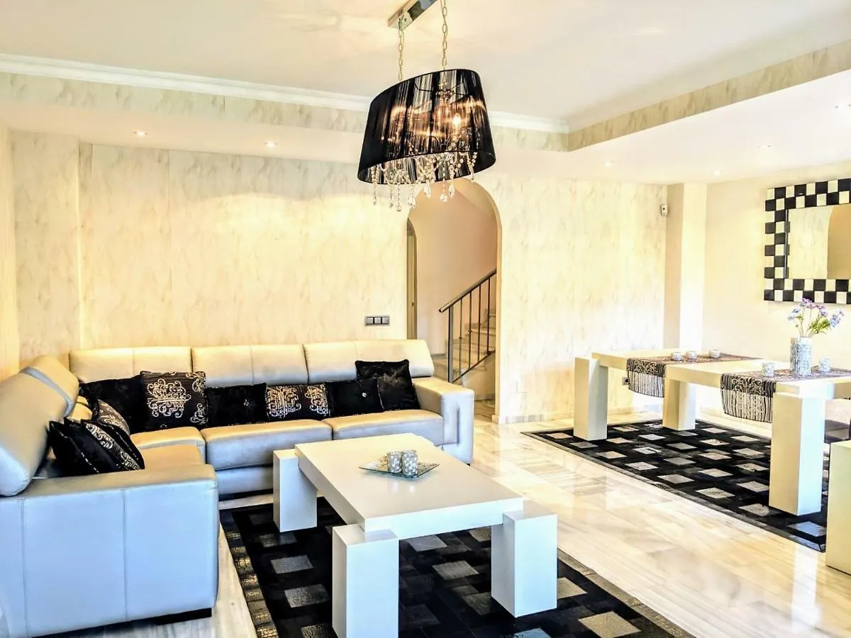 El Rio Puerto Banus Villa Marbella Spanien